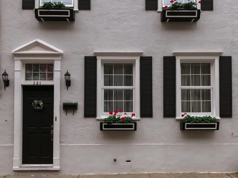 How to decorate the front of your house