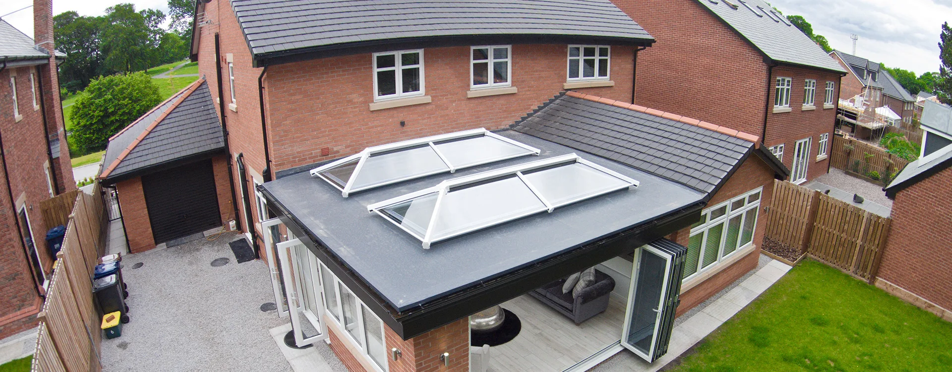 What are the pros and cons of roof lanterns?